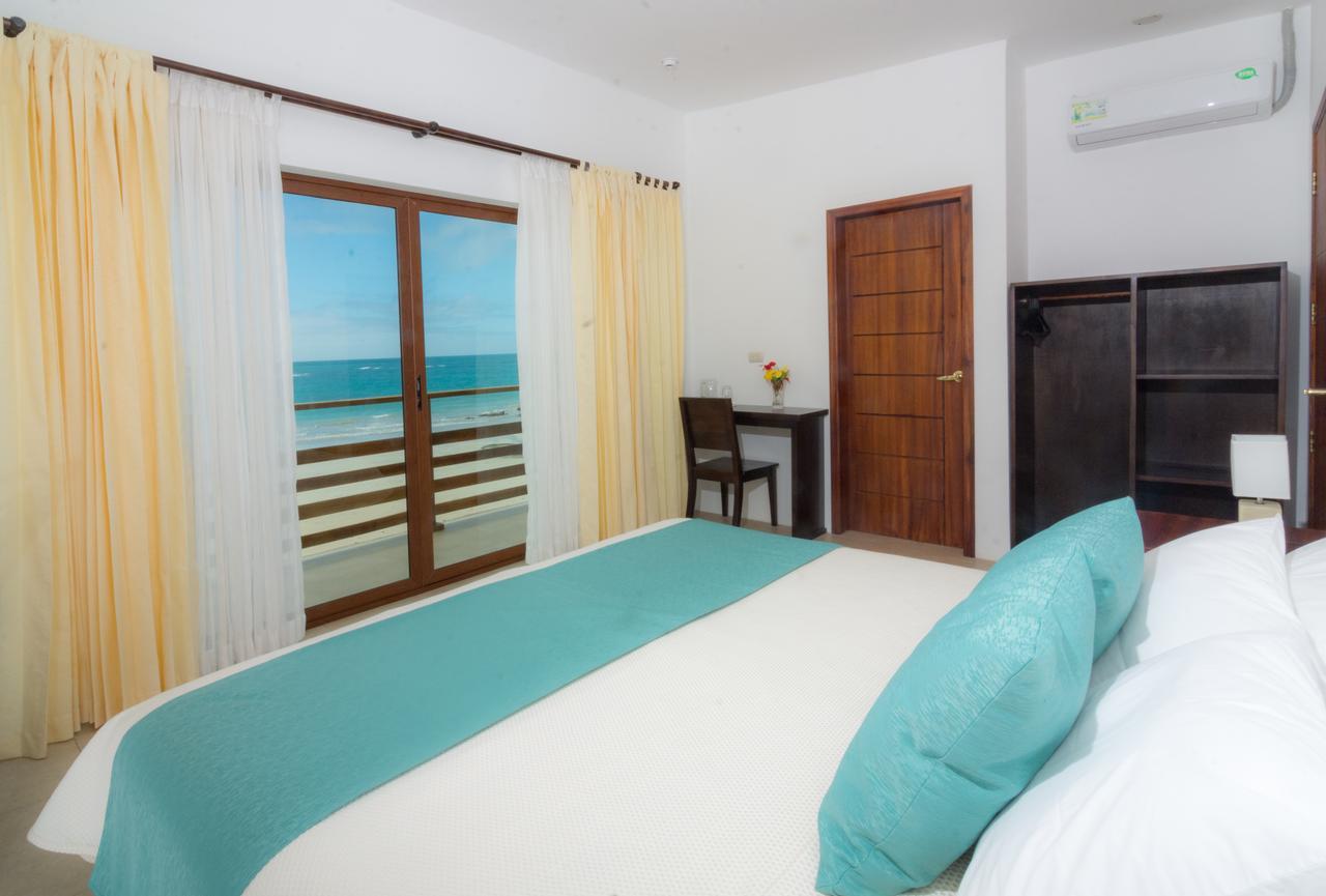 Cormorant Beach House Bed & Breakfast Puerto Villamil Dış mekan fotoğraf